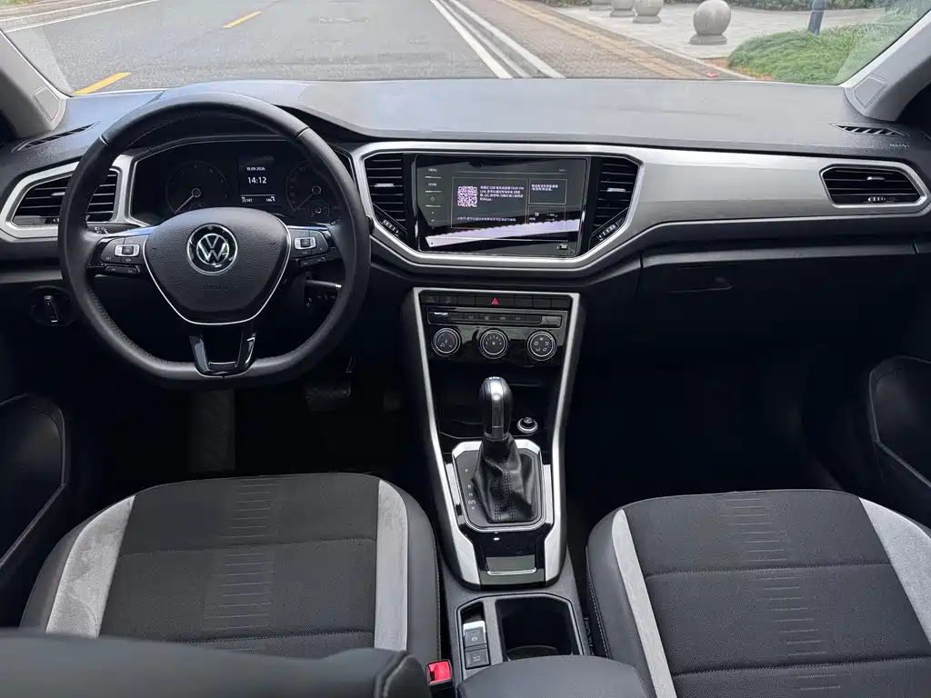 Volkswagen T-Roc — миниатюра 14