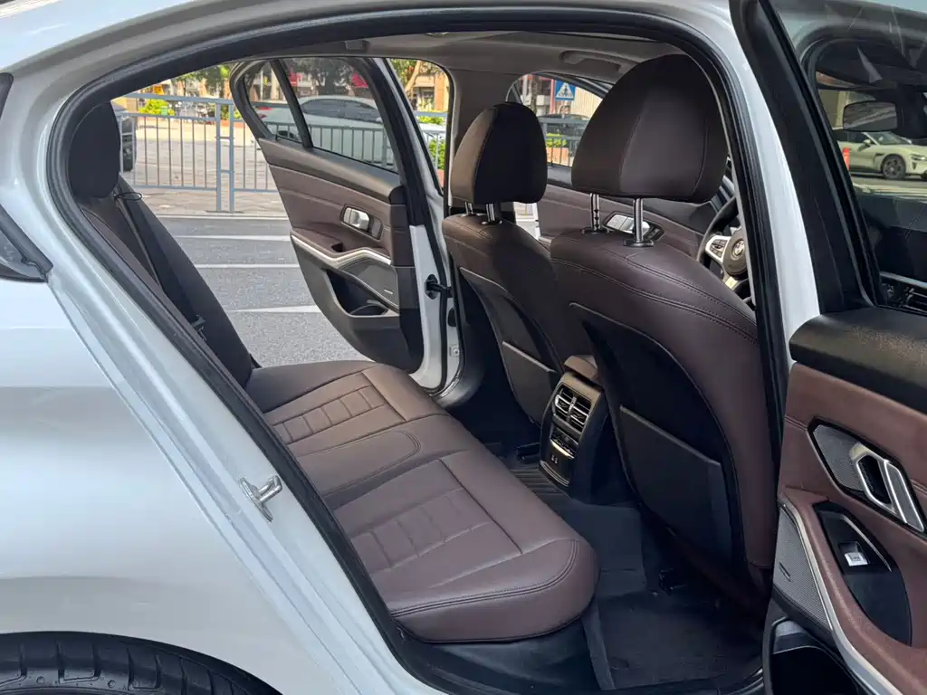 BMW 3 Series — миниатюра 10