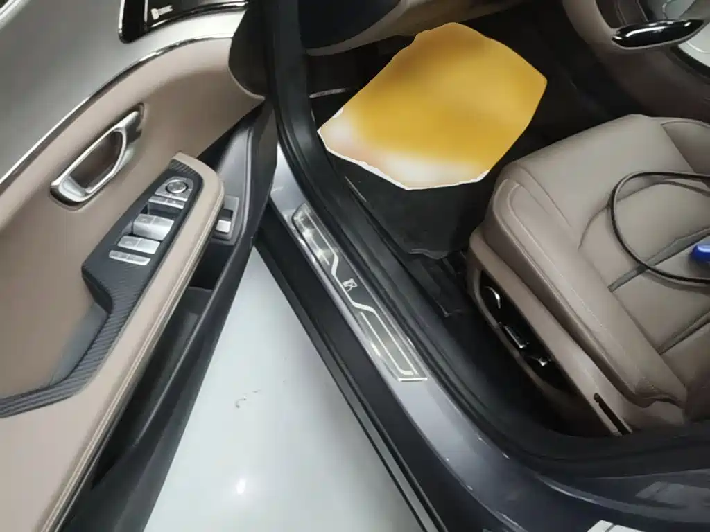 BYD Han — миниатюра 16