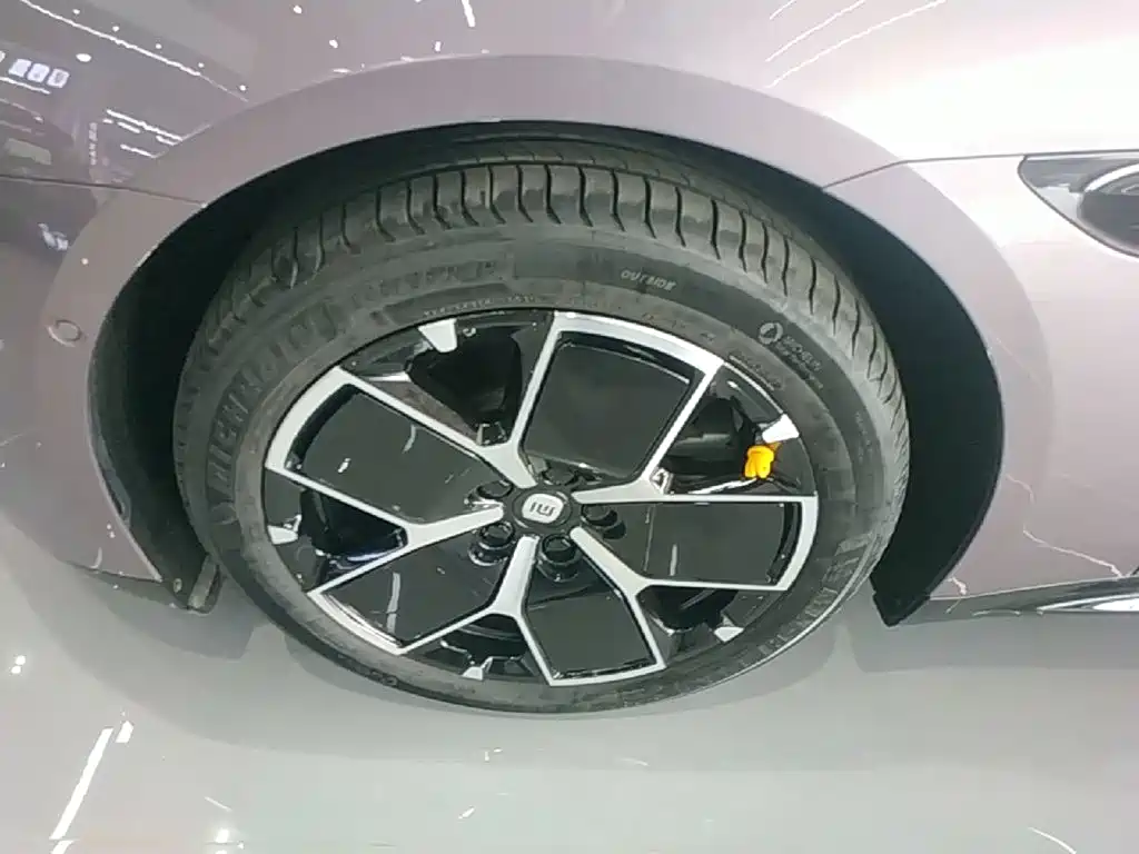 Xiaomi SU7 — миниатюра 23