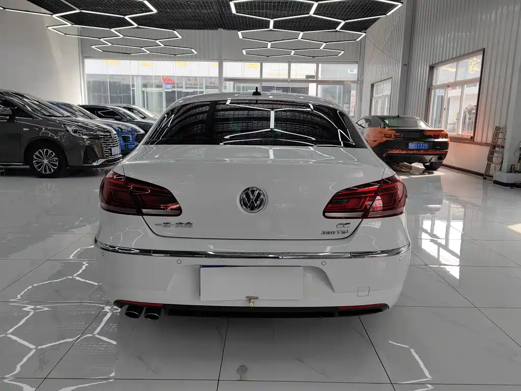Volkswagen FAW - Passat CC CC 2018 2.0TSI Luxury