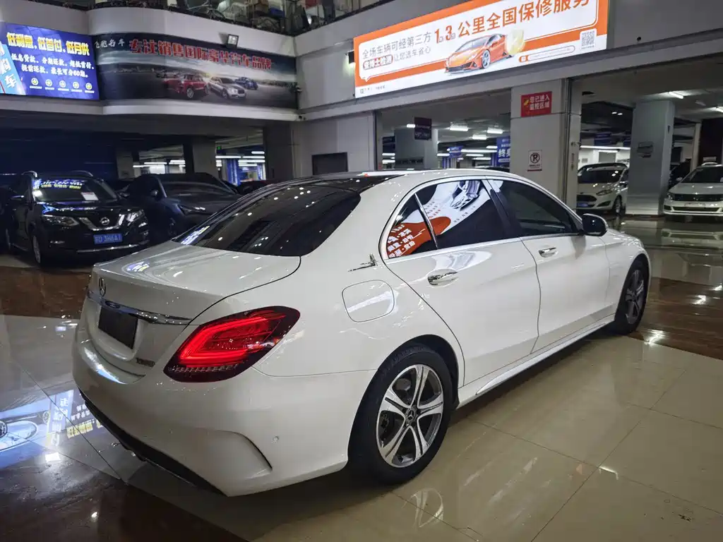 Mercedes-Benz C-Class — миниатюра 5
