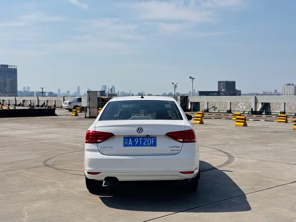 Volkswagen Lavida — миниатюра 6