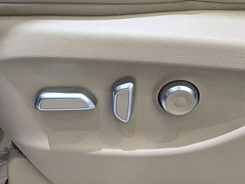 Buick GL8 Hybrid — миниатюра 8