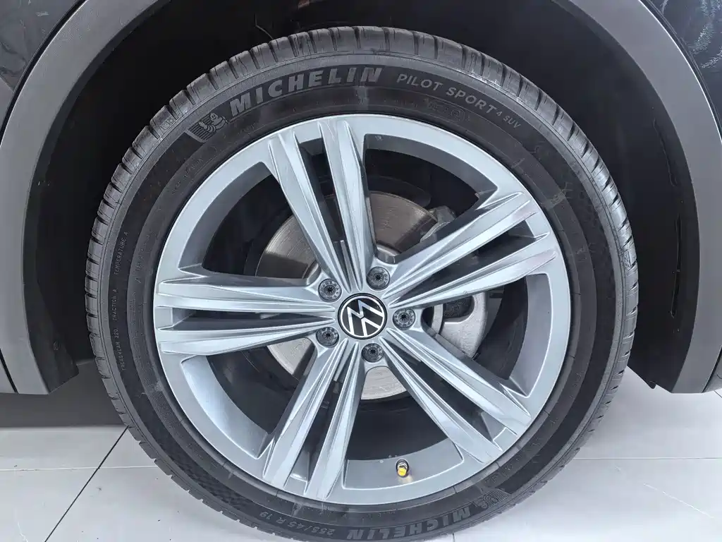 Volkswagen Tiguan L PHEV — миниатюра 14