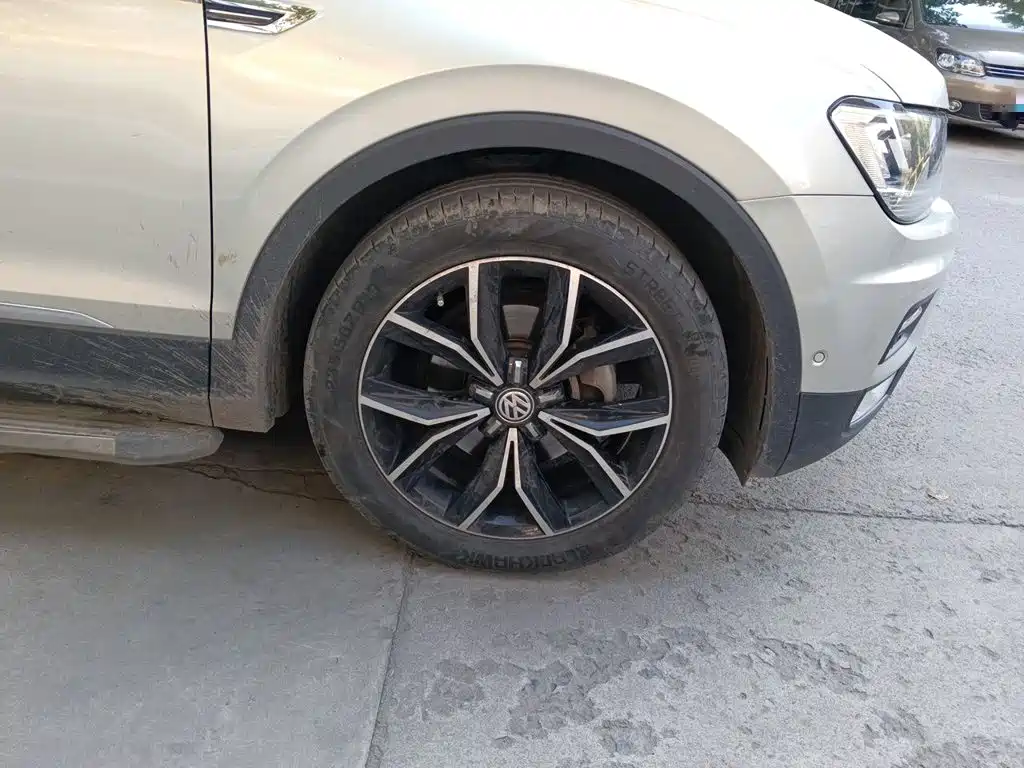 Volkswagen Tiguan L — миниатюра 24
