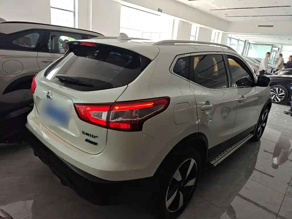 Nissan Qashqai — миниатюра 7