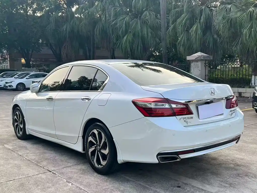 Honda Accord — миниатюра 6