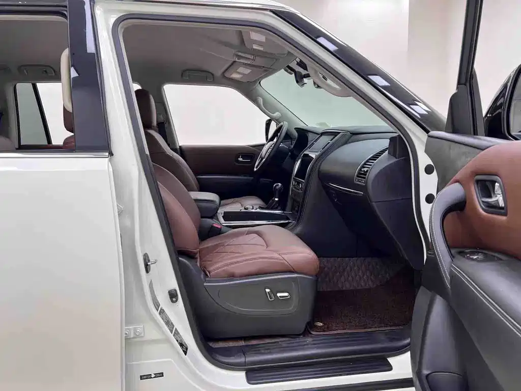 Nissan Patrol — миниатюра 22