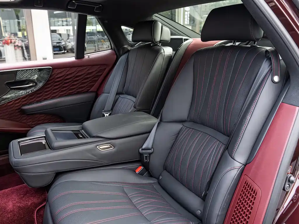 Lexus LS — миниатюра 12
