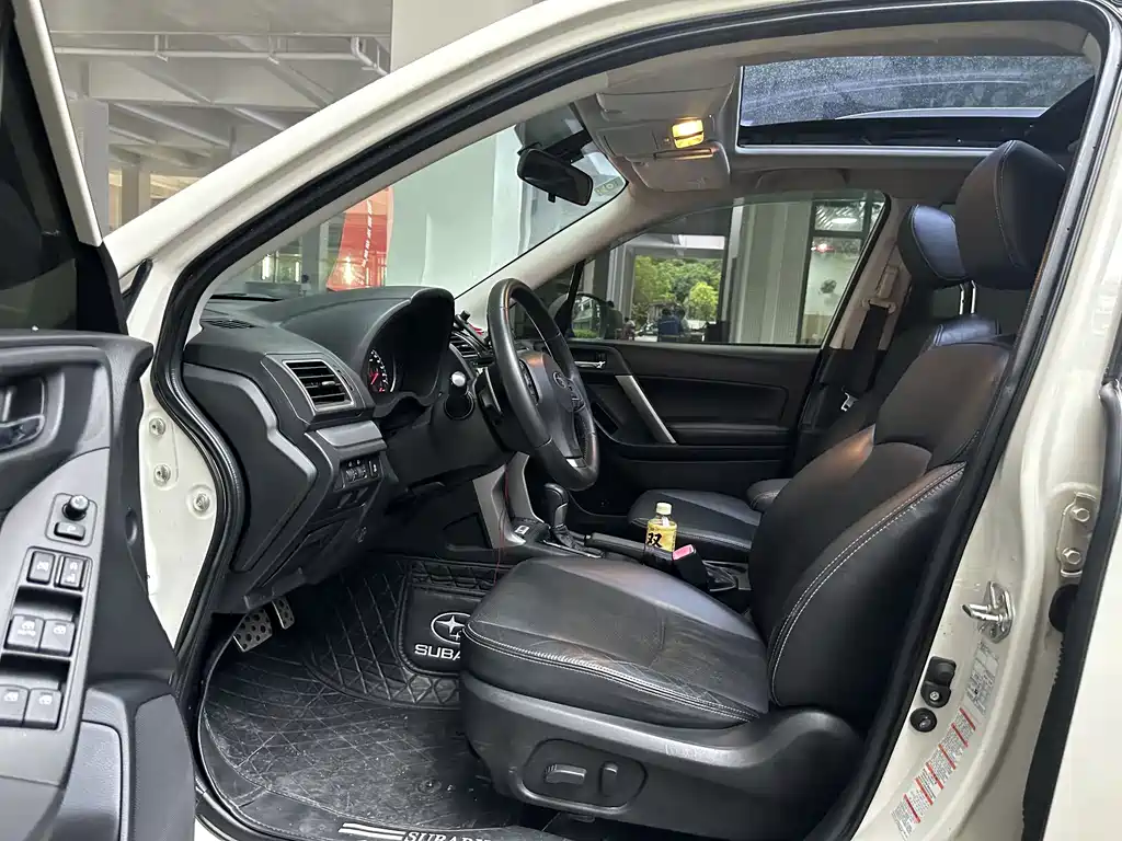 Subaru Forester 2015 2.0i