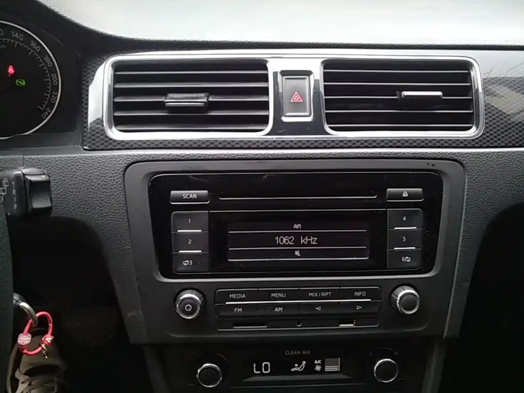 Skoda Rapid Spaceback — миниатюра 13