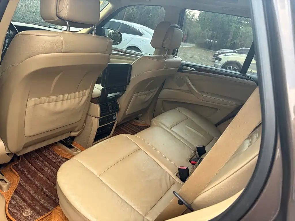 BMW X5 (Import) — миниатюра 9