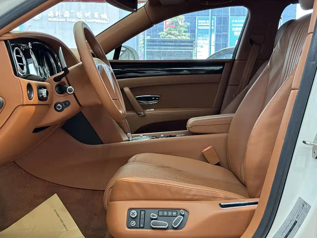 Bentley Flying Spur — миниатюра 13