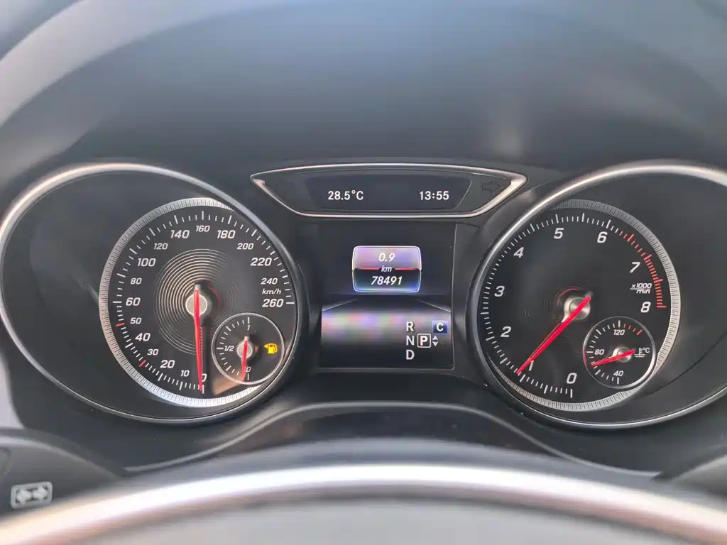 Mercedes-Benz GLA — миниатюра 11