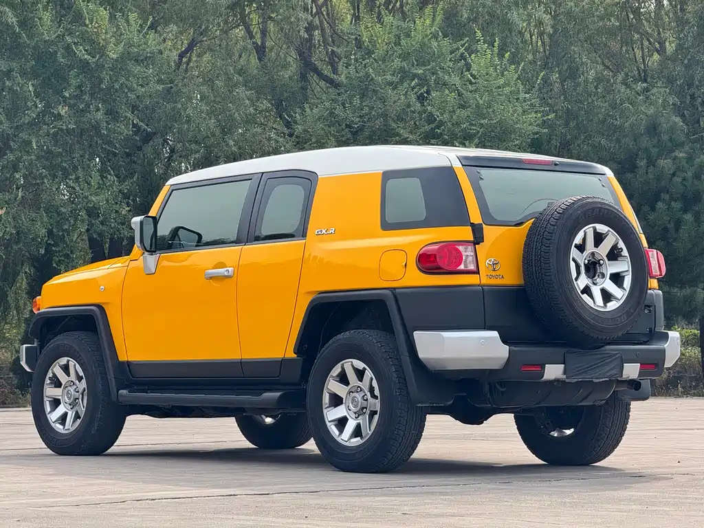 Toyota FJ Cruiser — миниатюра 8