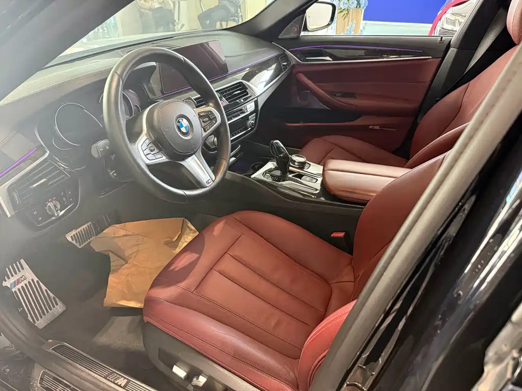 BMW 5 Series — миниатюра 4