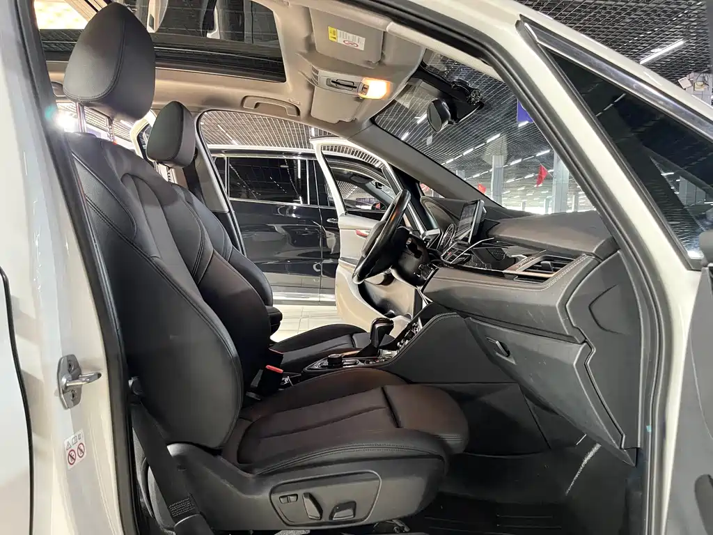 BMW 2 Series Active Tourer — миниатюра 9