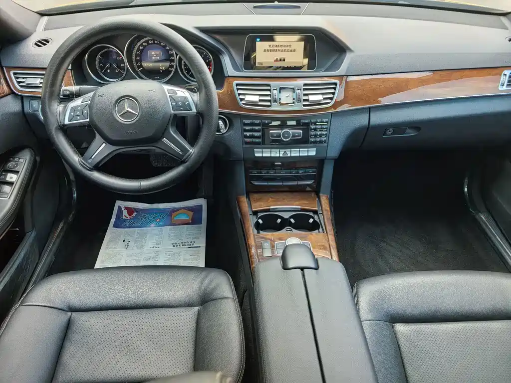 Mercedes-Benz E-Class — миниатюра 6
