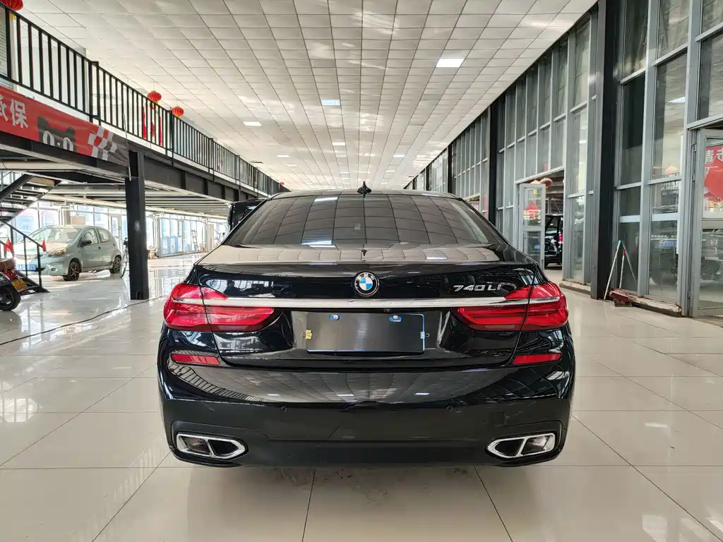 BMW 7 Series — миниатюра 33