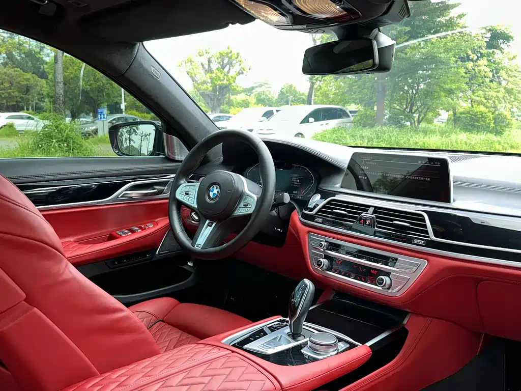 BMW 7 Series — миниатюра 23