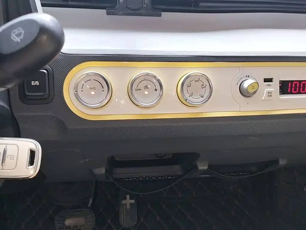 Wuling MINIEV — миниатюра 13