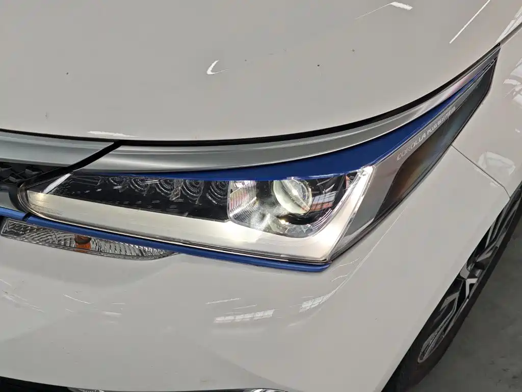 Toyota Corolla Hybrid — миниатюра 15