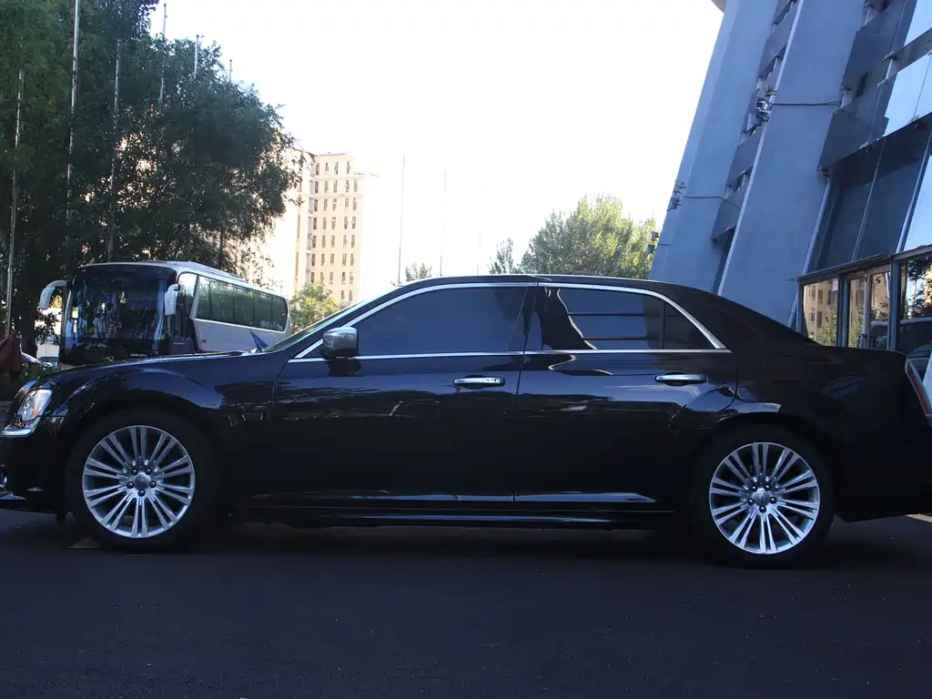 Chrysler 300C — миниатюра 16