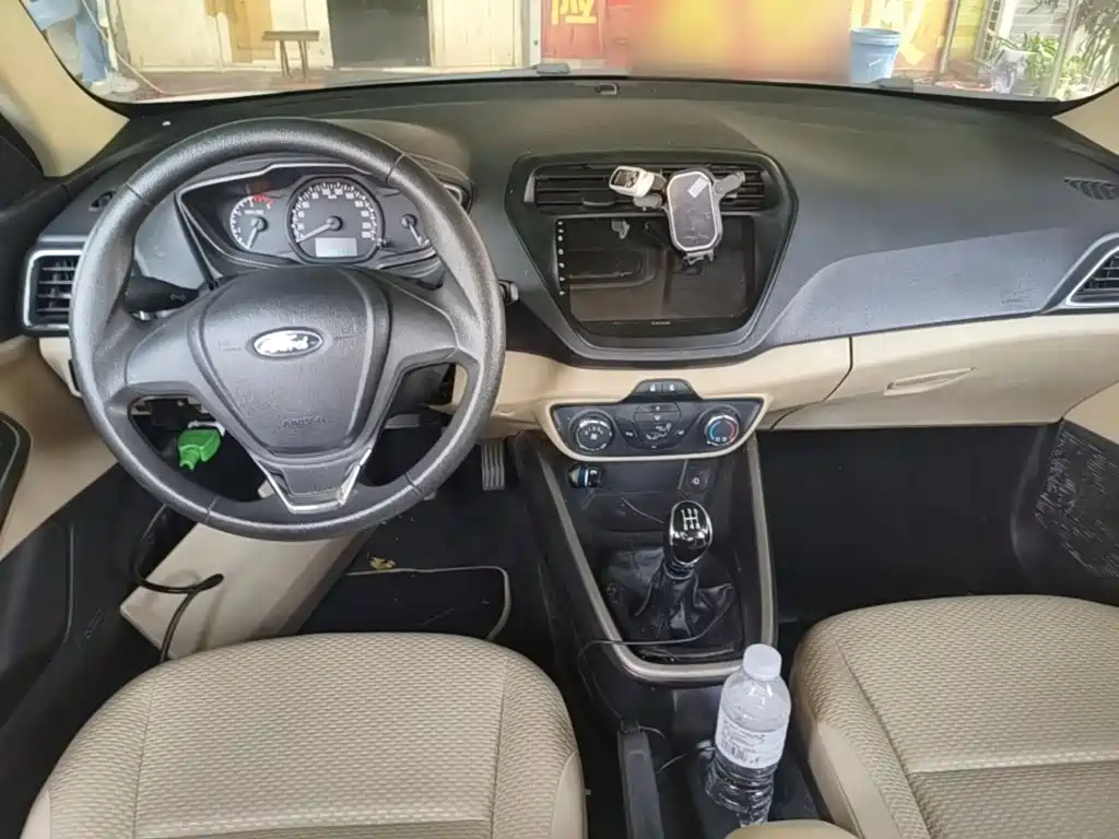 Ford Escort — миниатюра 10