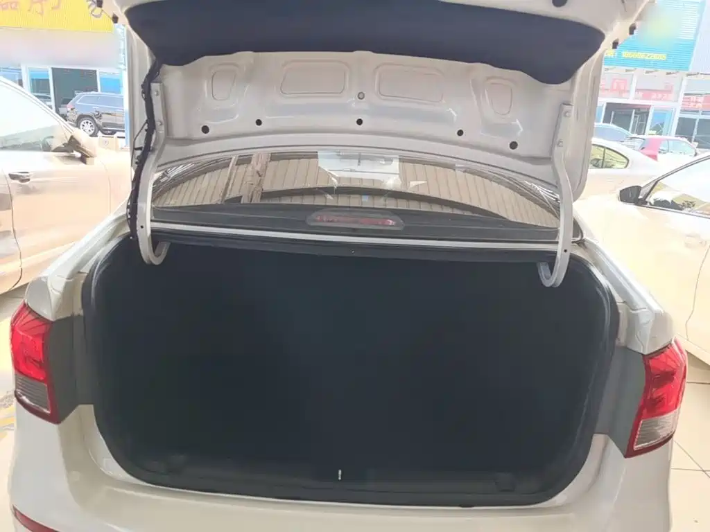 Kia K2 — миниатюра 19
