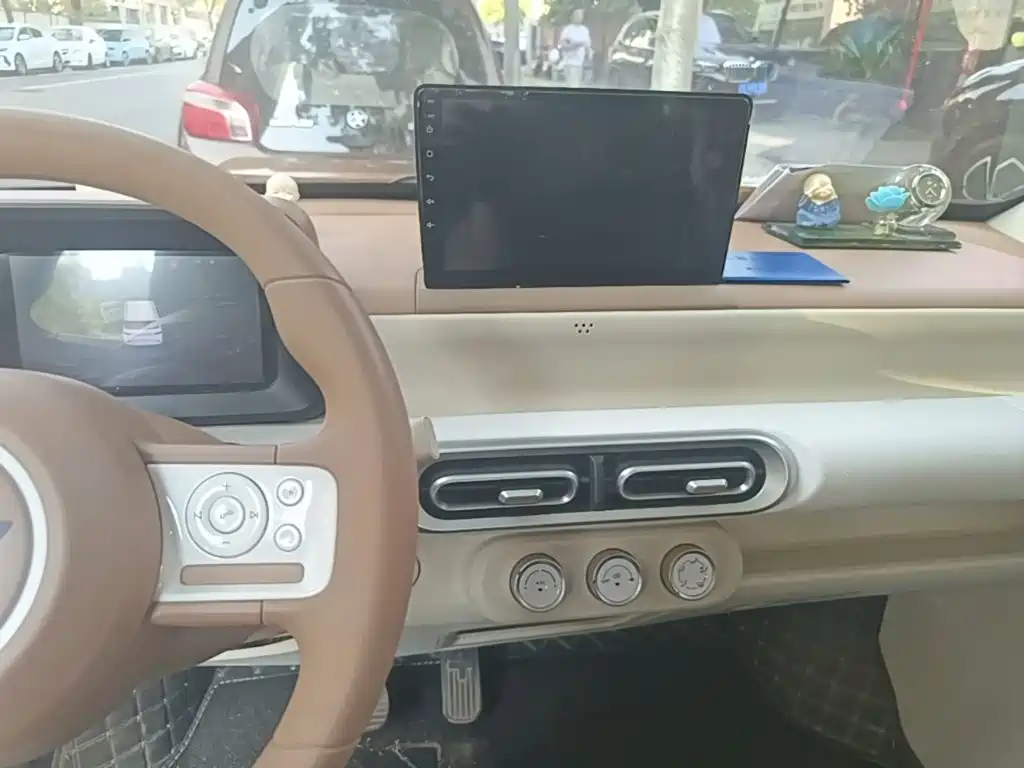 Wuling MINIEV — миниатюра 13