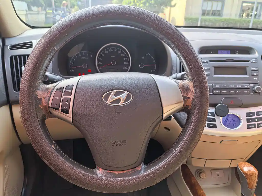 Hyundai Elantra — миниатюра 10