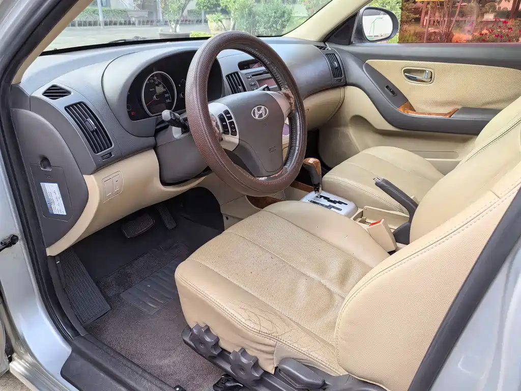 Hyundai Elantra — миниатюра 16