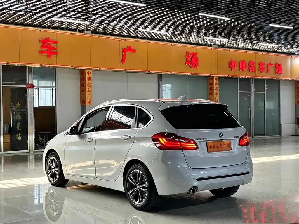 BMW 2 Series Active Tourer — миниатюра 6