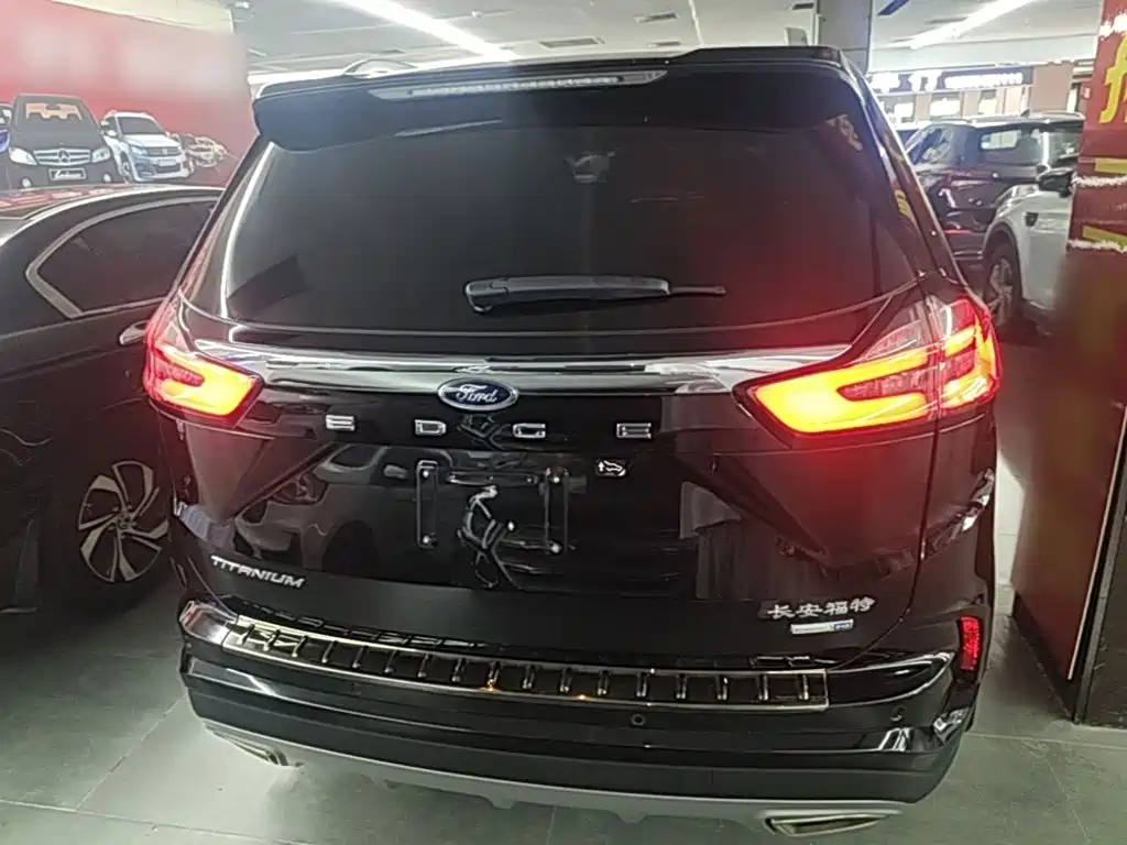 Ford Edge — миниатюра 6