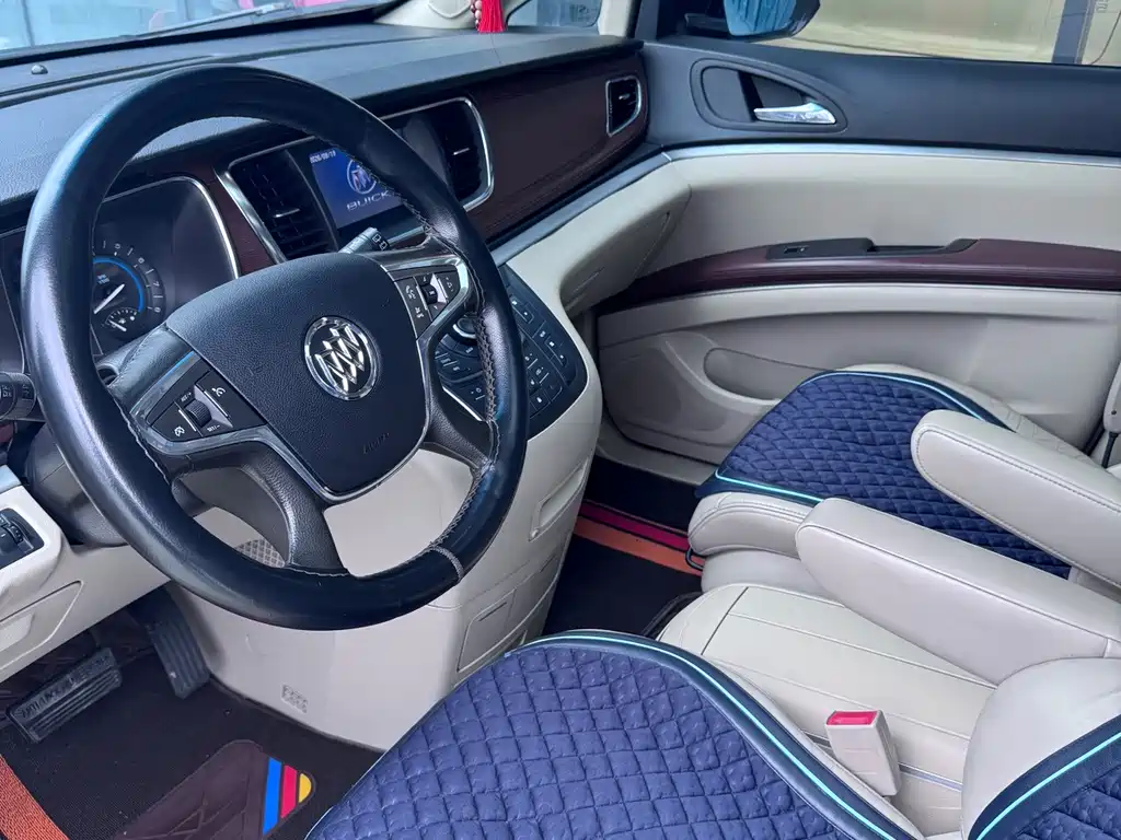 Buick GL8 — миниатюра 10