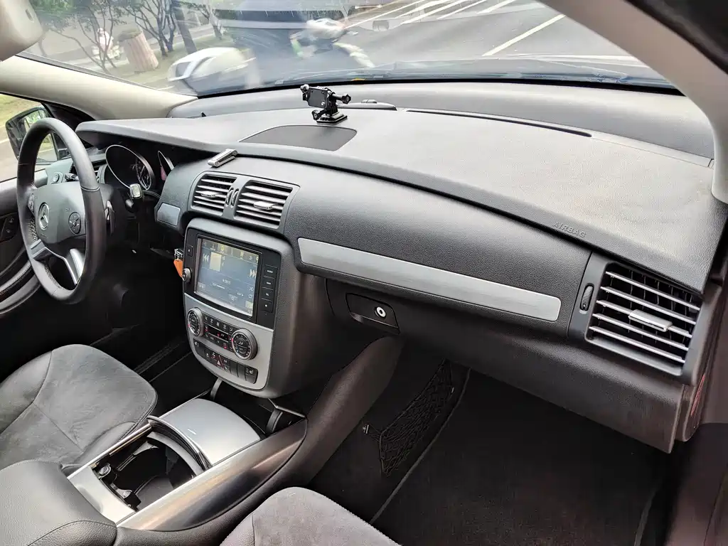 Mercedes-Benz R-Class — миниатюра 15