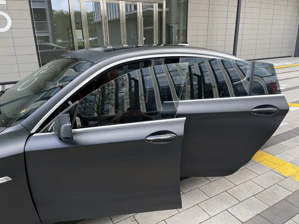 BMW 5 Series GT — миниатюра 23