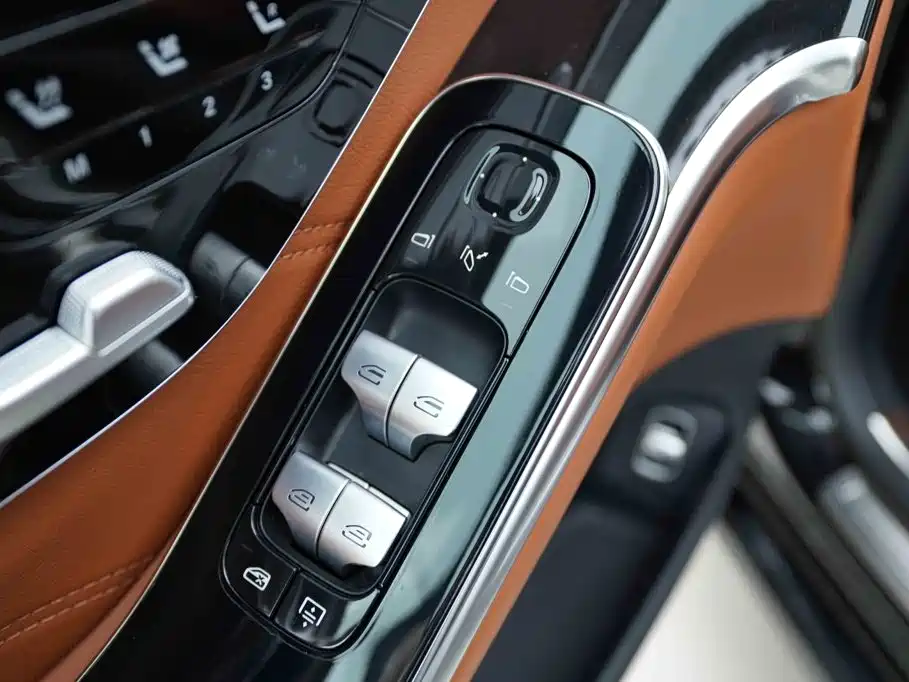 Mercedes-Benz S-Class — миниатюра 9