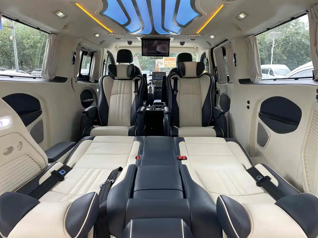 Ford Transit — миниатюра 11