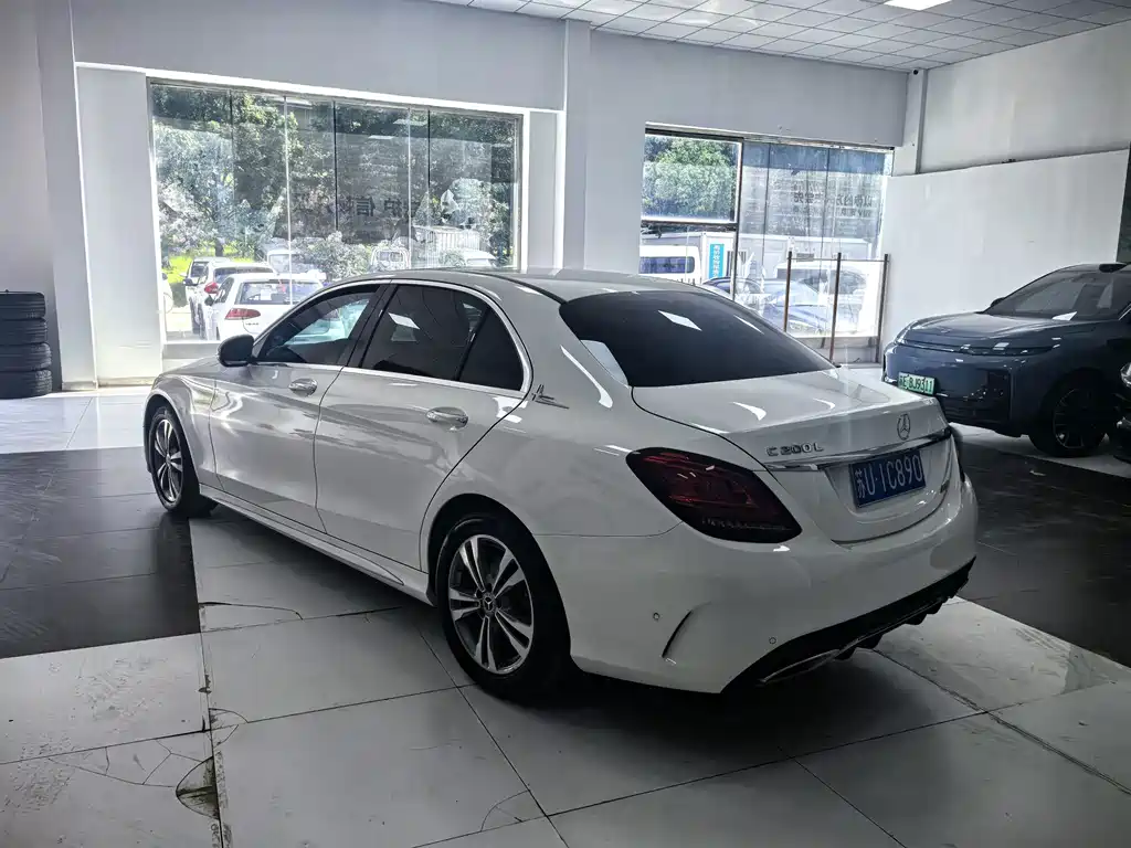 Mercedes-Benz C-Class — миниатюра 7