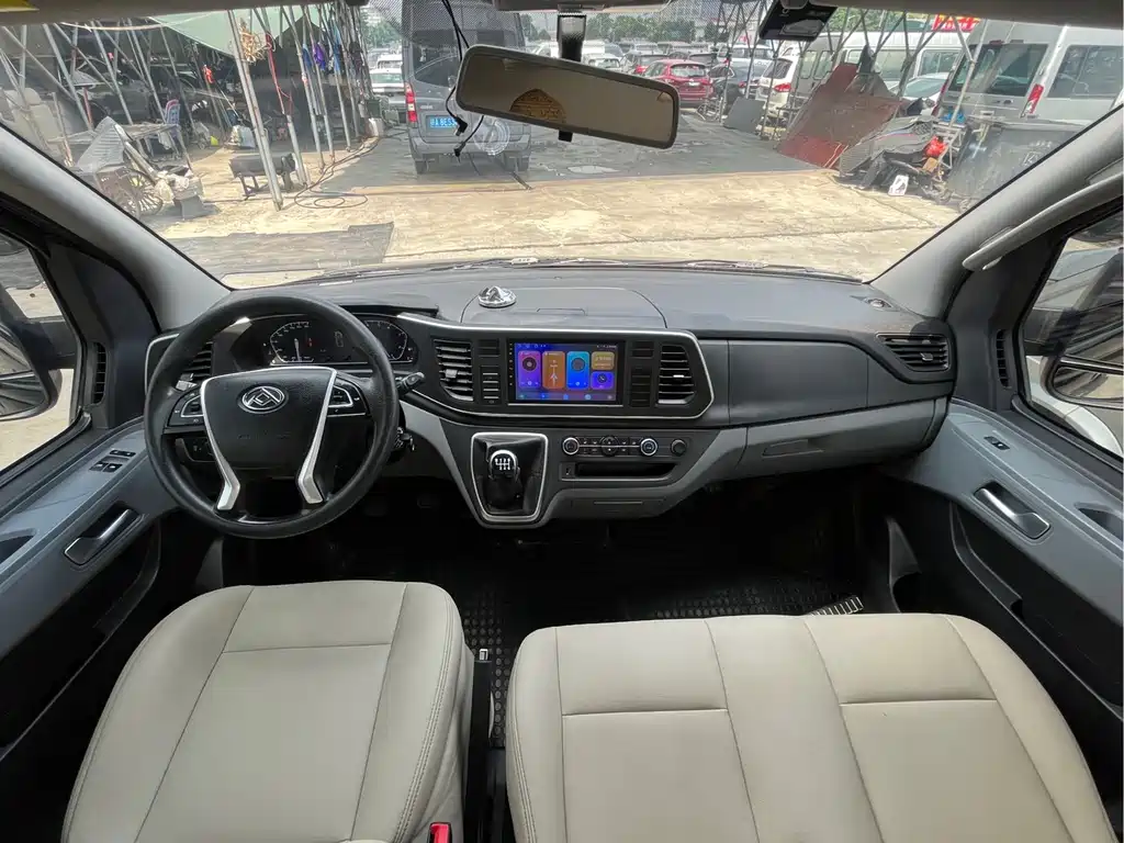 MAXUS V80 — миниатюра 8