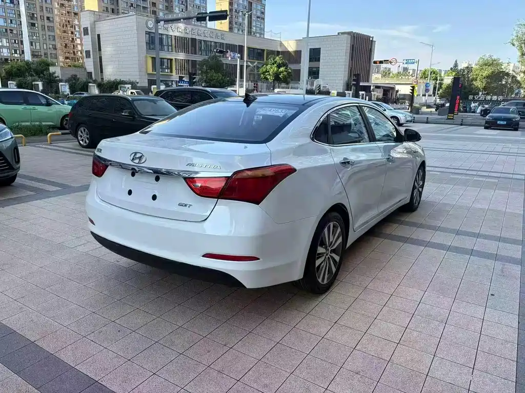 Hyundai Mistra — миниатюра 5