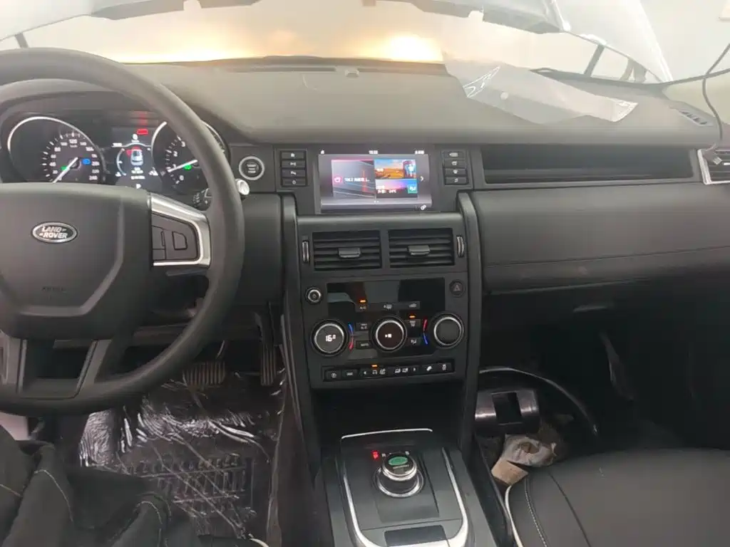Land Rover Discovery Sport — миниатюра 10
