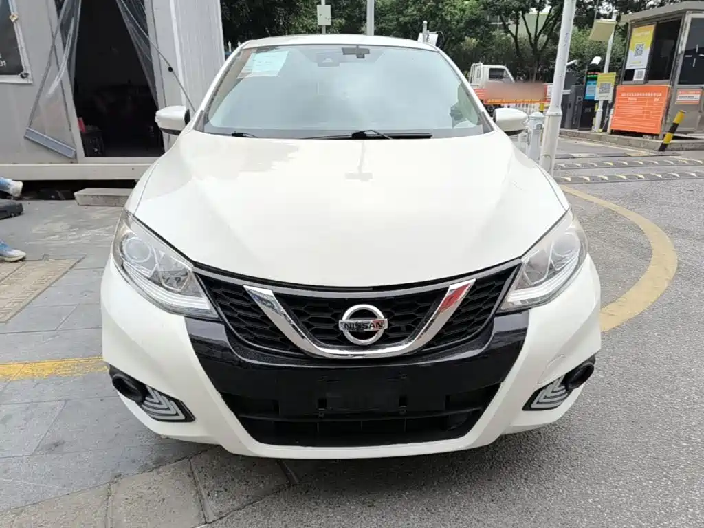 Nissan Tiida — миниатюра 3