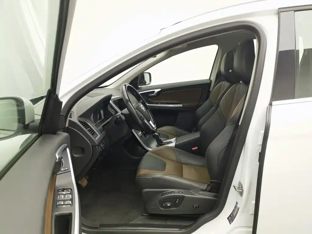 Volvo XC60 — миниатюра 10
