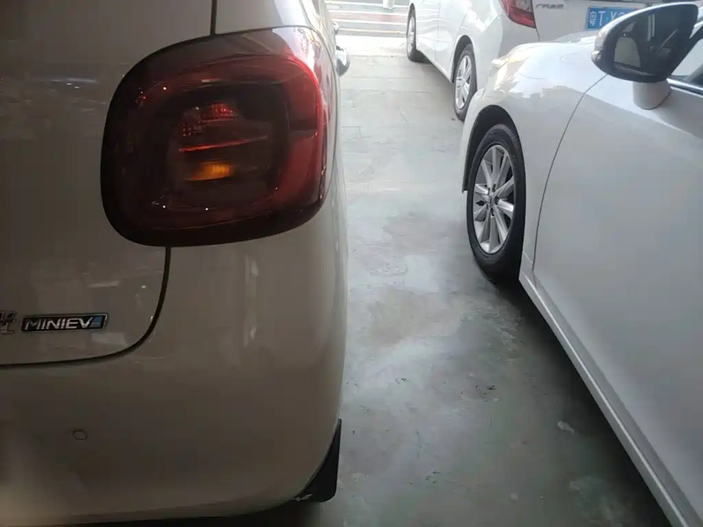 Wuling MINIEV — миниатюра 8