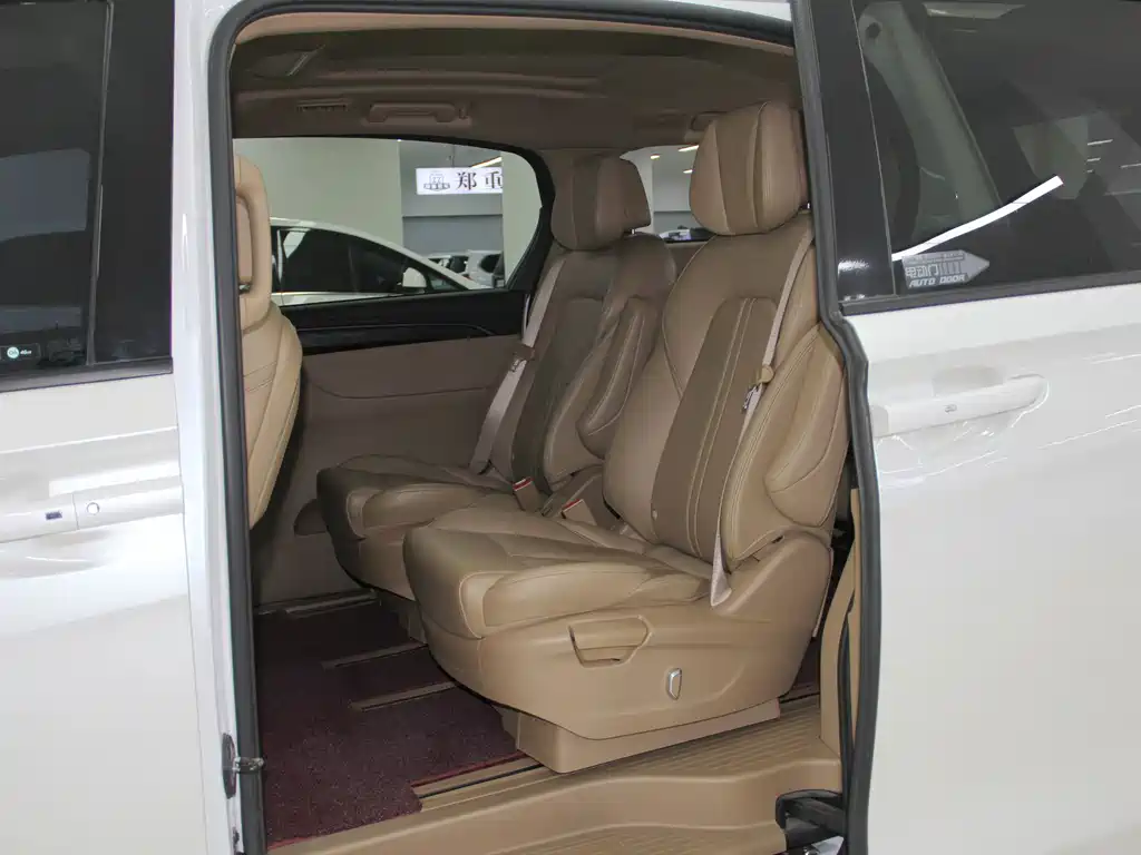 Buick GL8 — миниатюра 9