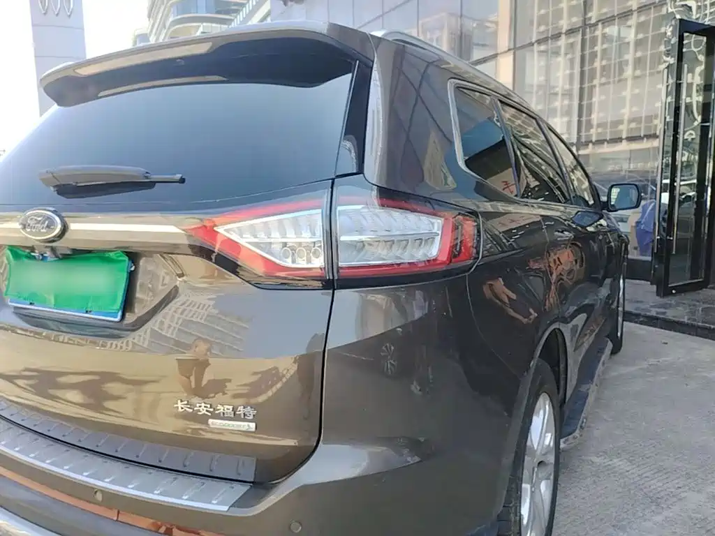 Ford Edge — миниатюра 8