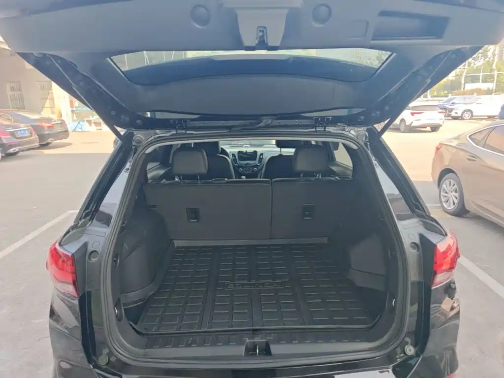 Chevrolet Equinox — миниатюра 19